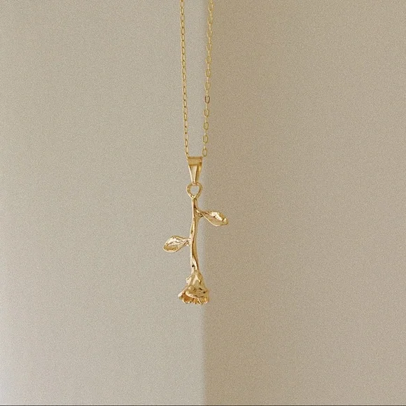 Rose Necklace | 18k Gold Filled - Picture 1 of 4